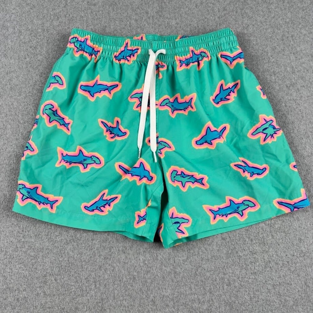 Chubbies Swim Trunks Mens Medium 5.5" Inseam Green Shark Print Elastic Waist